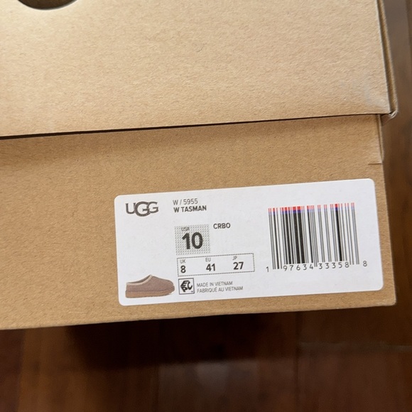 Brand New Women’s Ugg Tasmans in color Caribou. - Picture 5 of 5